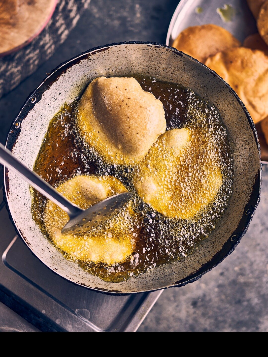 এই তেলে লুচি ভেজে খান? খুব সাবধান!