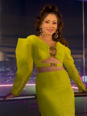 IPL मैच देखने पहुंचीं उर्वशी, फैन्स ने ली चुटकी, कही ये बात