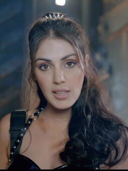 3 साल बाद शूटिंग सेट पर लौटीं रिया चक्रवर्ती, हुईं इमोशनल, बोलीं- मुश्किल समय था 