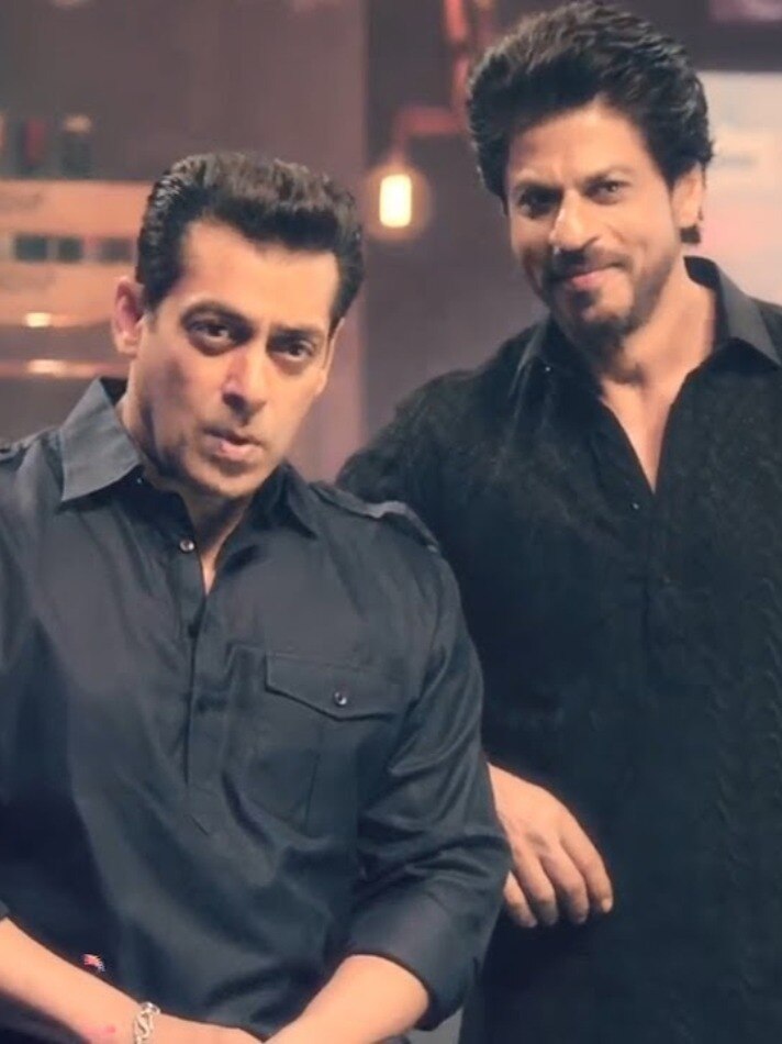 बाबा सिद्दीकी की इफ्तार पार्टी में पहुंचे सलमान-शाहरुख, एक दूसरे को लगाया गले, Video