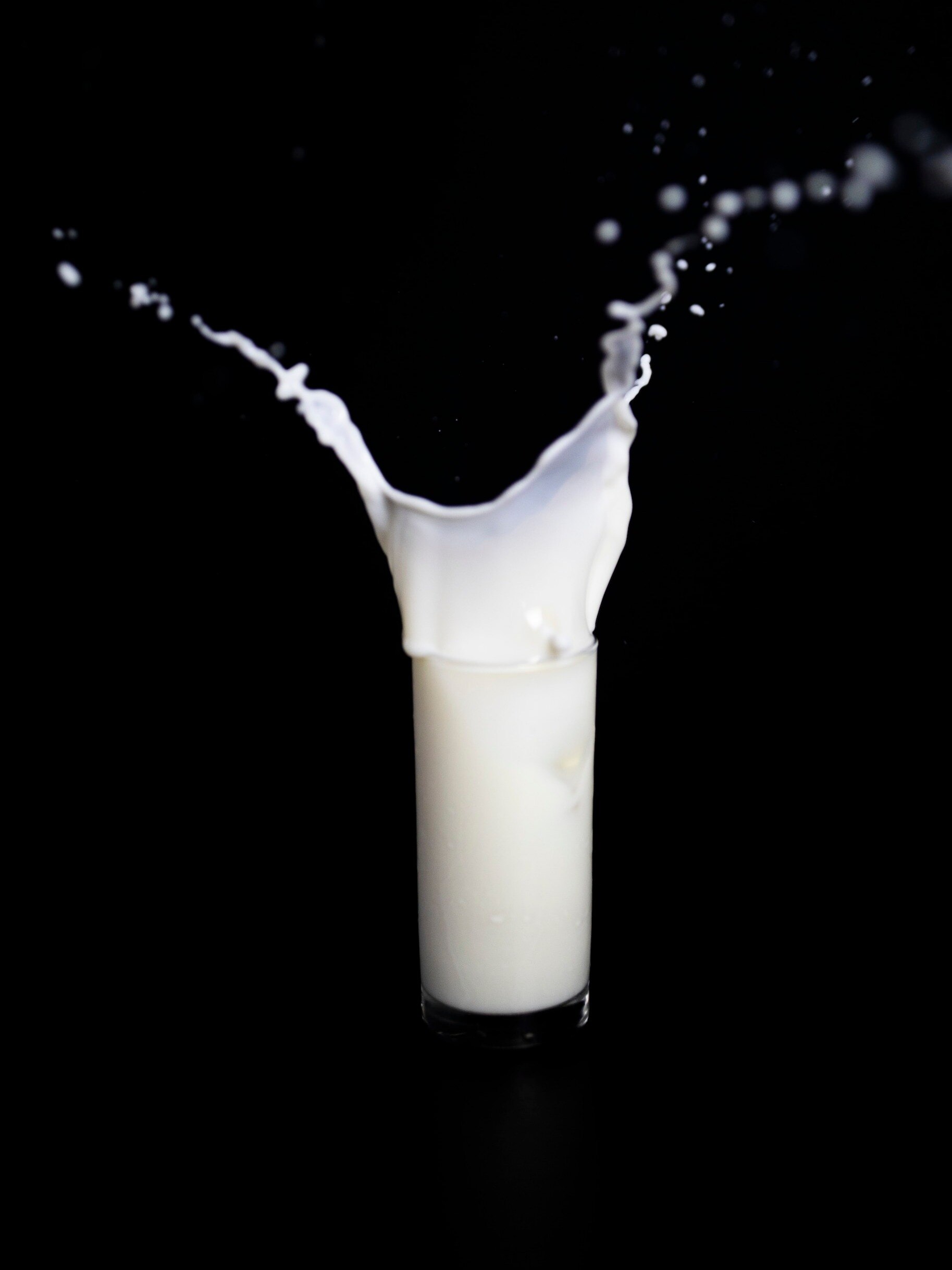 ठंडा दूध पीने के भी है कई फायदे