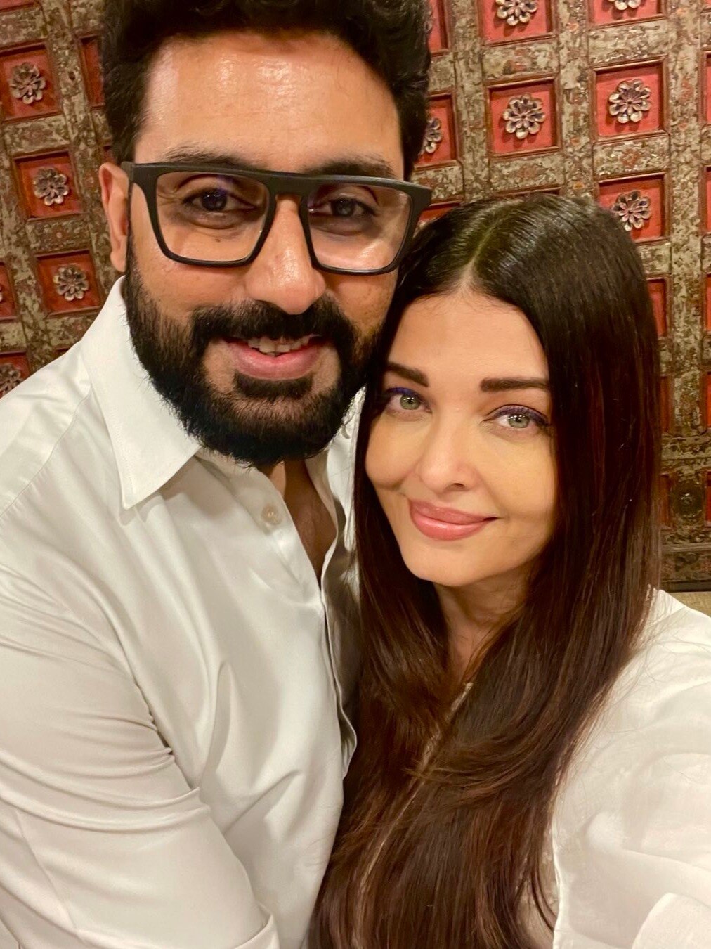 ऐश्वर्या- अभिषेक की कोजी फोटो, बोले- 16 साल बेमिसाल, फैन्स लुटा रहे प्यार