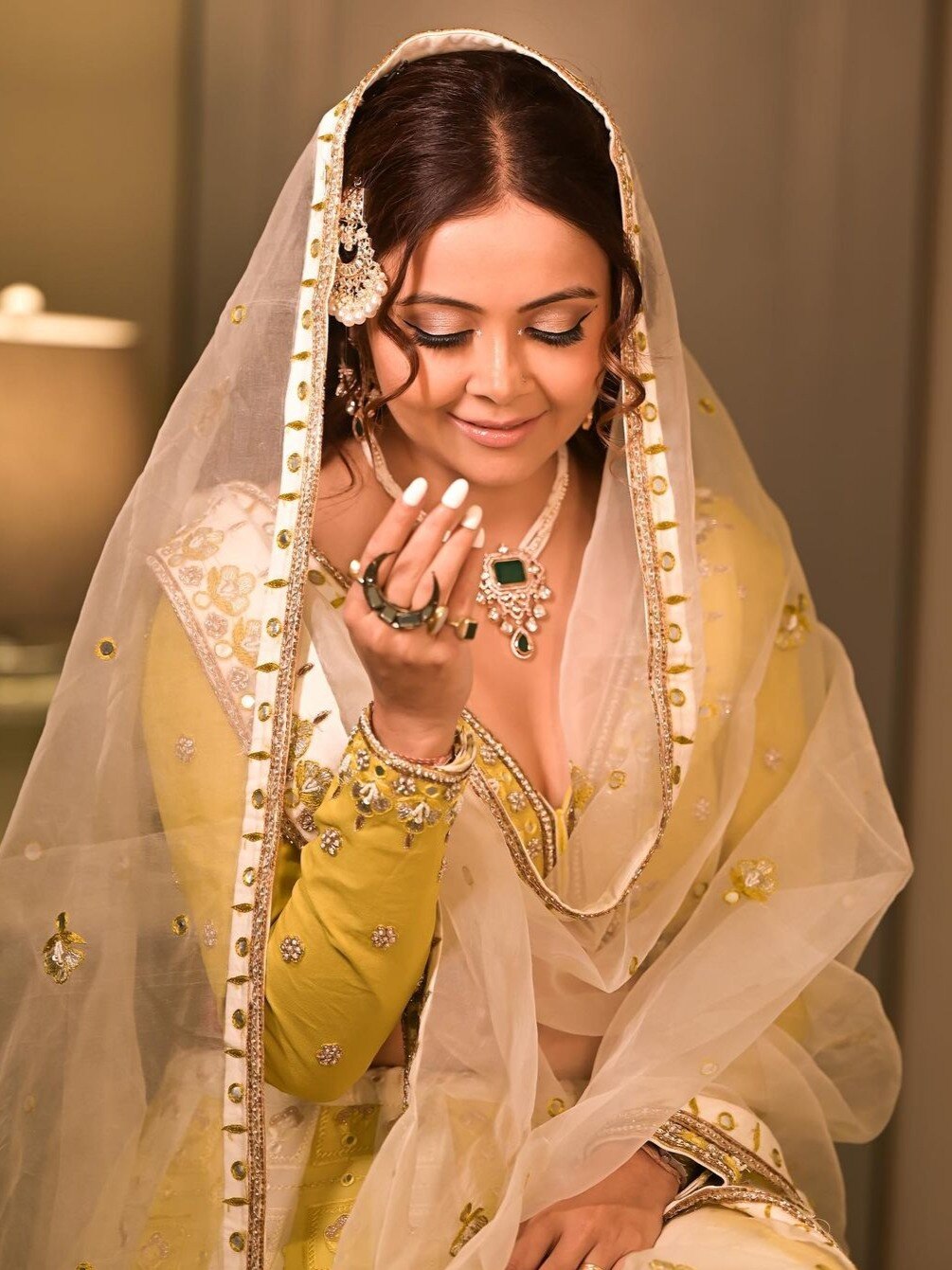 पति शाहनवाज संग 'गोपी बहू' ने मनाई पहली ईद, फैंस को किया आदाब