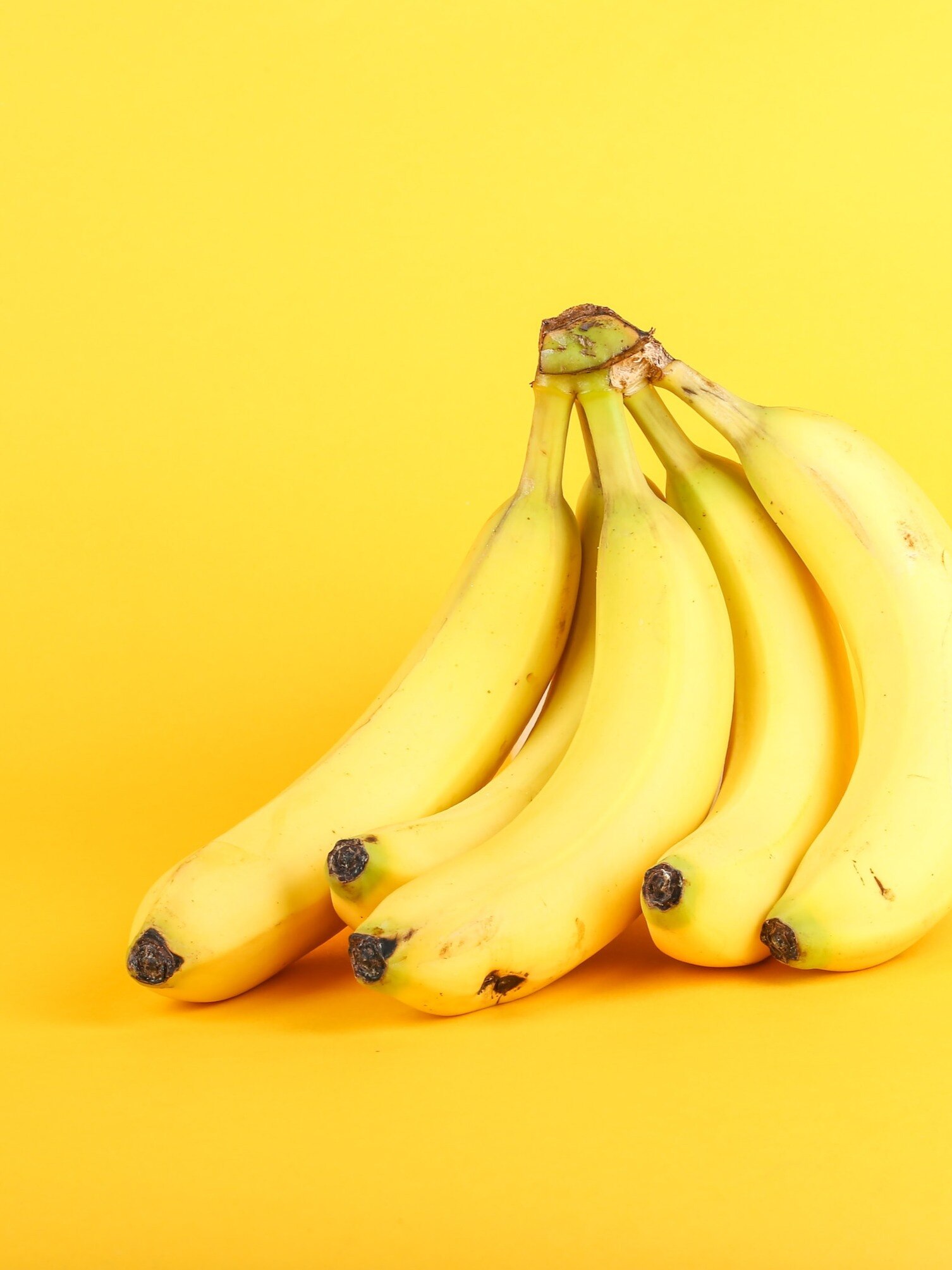 কলা কেন বাঁকা হয় জানেন