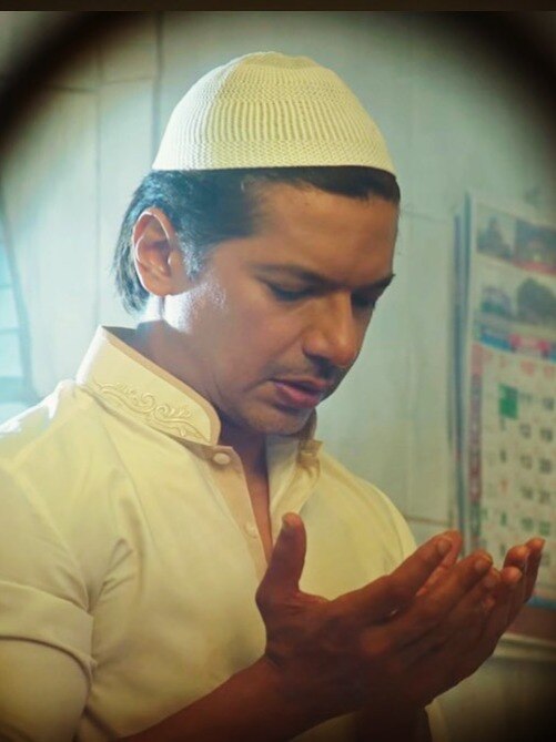 'हिंदू होकर नमाज पढ़ रहे हो', ईद का पोस्ट देख भड़के यूजर्स, सिंगर ने दिया जवाब