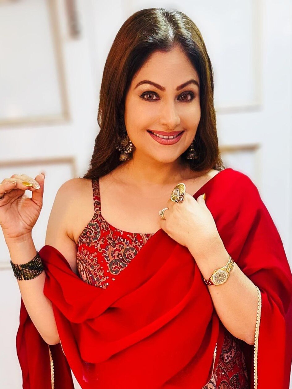 जब 21 साल बड़े नाना संग आयशा जुल्का ने दिए बोल्ड सीन, हुई कंट्रोवर्सी