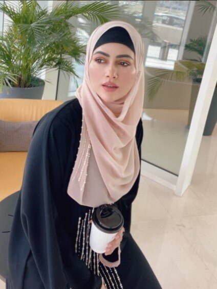 हिजाब पहनना कितना मुश्किल? शोबिज छोड़ चुकीं सना खान बोलीं- सिर में खुजली, डैंड्रफ...