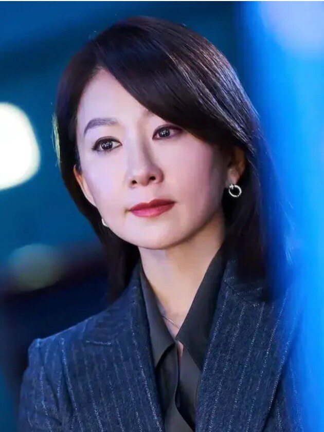 3 बच्चों की मां है 56 साल की एक्ट्रेस, देखकर उम्र का अंदाजा लगाना मुश्किल