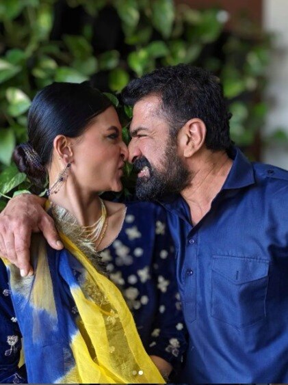 11 साल बड़े बॉयफ्रेंड की बाहों में एक्ट्रेस, वायरल हुईं रोमांटिक फोटोज, फैंस बोले- नजर न लगे