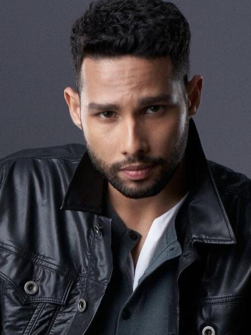 सेट पर 14 थप्पड़ खाकर खुद को साबित किया एक्टर, छोटे से गांव से निकला ये सितारा