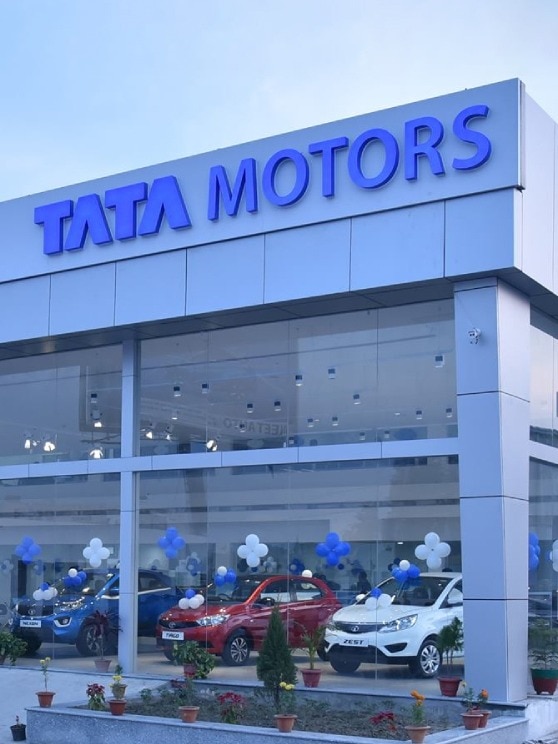 Tata Group multibagger stock: Tata Motors share price jumps 58% in 2023, may rally past Rs 700; should you buy the Jhunjhunwala portfolio stock?