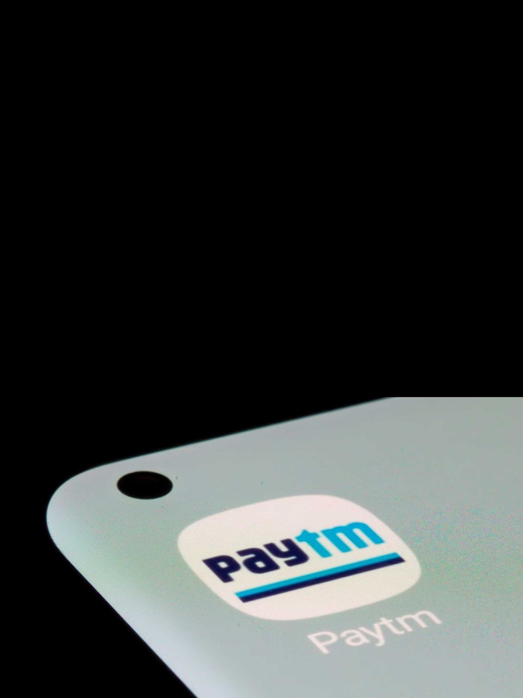 Paytm share price tanks 4% today; stock still up 43% YTD; will it go above Rs 1,100, and should you buy the stocks? See what share market analysts say