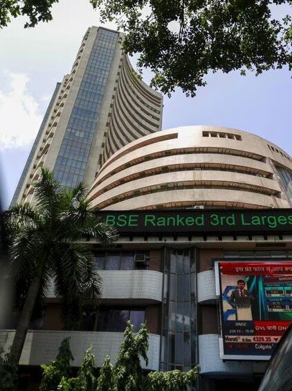Nifty, Sensex end in red; Sun Pharma, Bharti Airtel among top gainers; M&M, Tech Mahindra, Britannia top losers; Cipla, Bajaj Finserv, Birlasoft, Colgate, other buzzing stocks on July 27, 2023