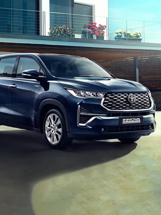 43-inch TV, VIP recliner seats, glass flooring: Here’s how DC2's modified Toyota Innova Hycross looks