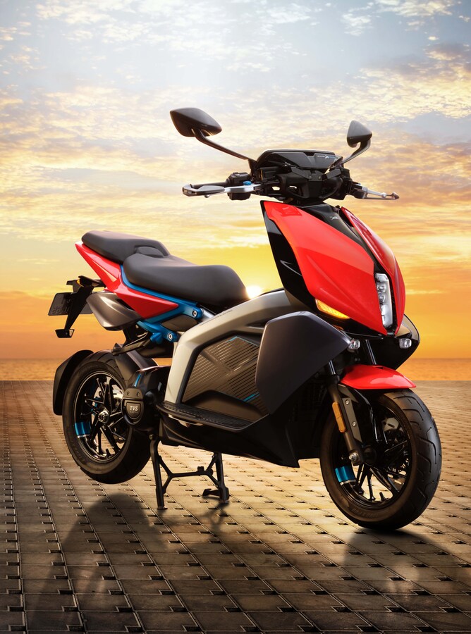 TVS के इस इलेक्ट्रिक स्कूटर ने तो मचा दिया धमाल, कमाल का बैटरी पावर…-This electric scooter of TVS created a stir, amazing battery power…