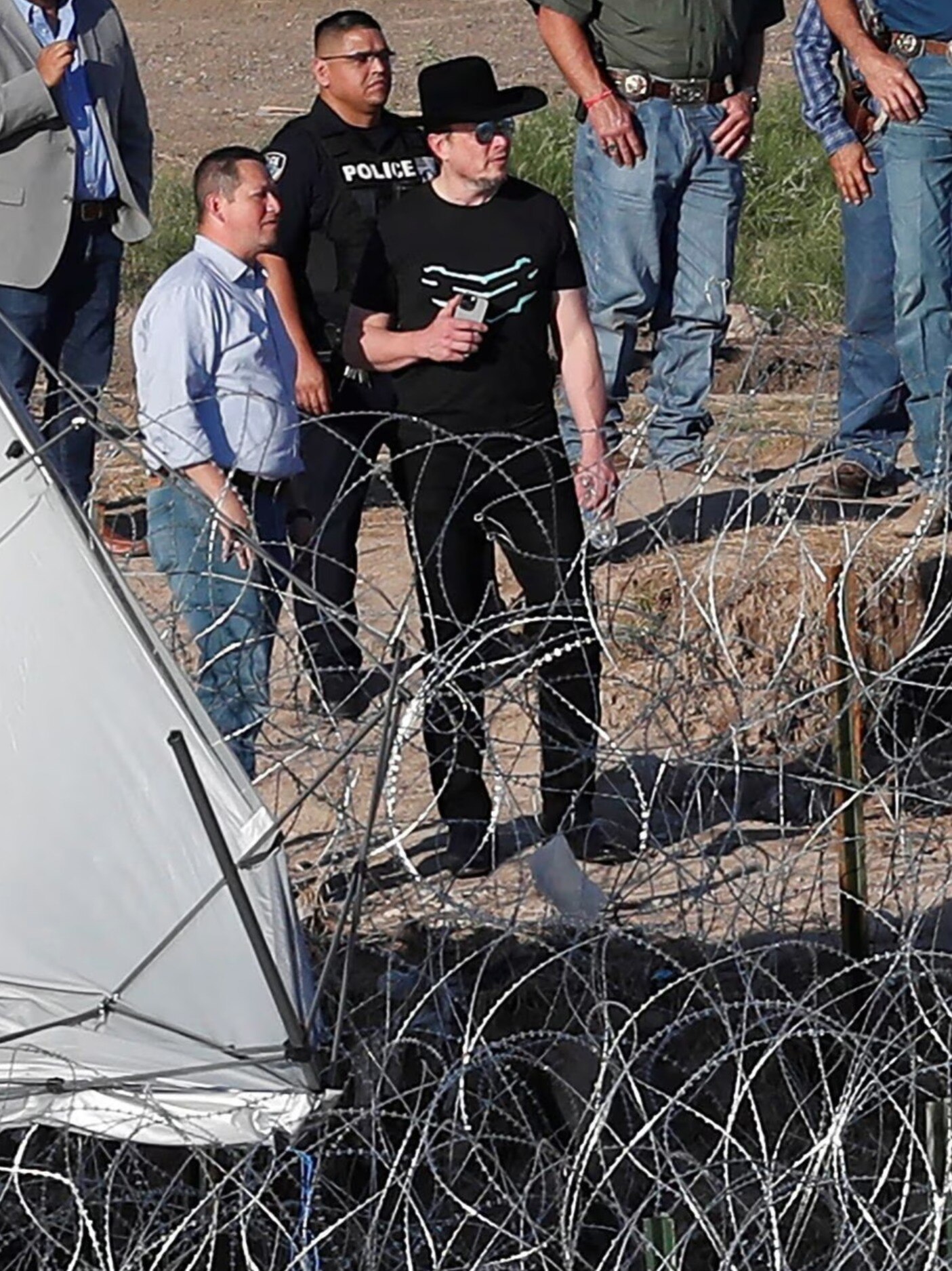 Elon Musk live streams his Texas-Mexico border visit to give an “unfiltered” view of immigration crisis