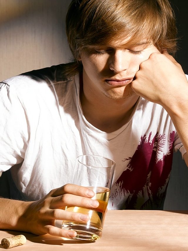 মদ্যপানের পর কেন হুঁশ-জ্ঞান হারিয়ে ফেলে মানুষ?