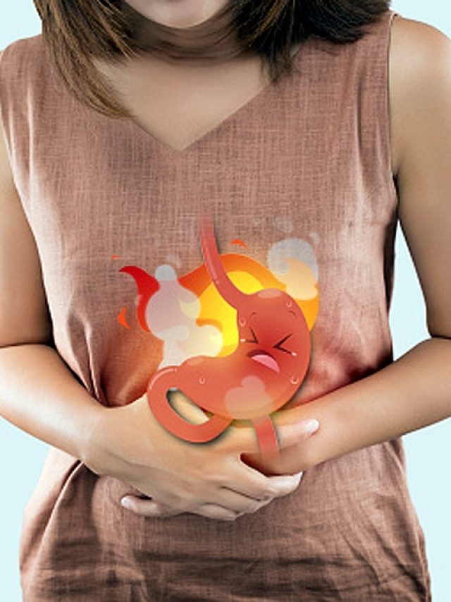 অ্যাসিডিটির সমস্যায় ভোগেন? এই ফল ভুলেও ছোঁবেন না