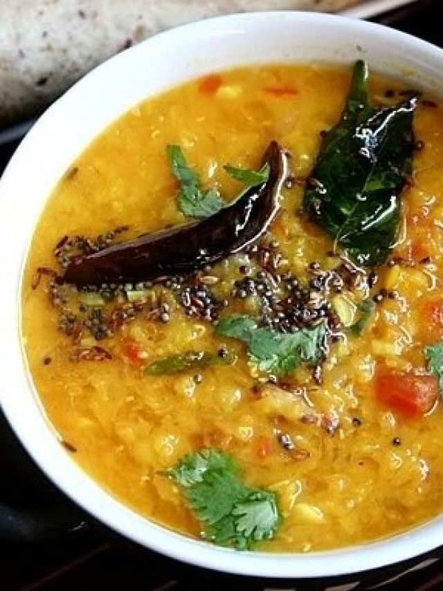 অনুষ্ঠানবাড়ির মতো মুগডালে দিন এই ফোড়ন, রেসিপিটা রাঁধুনি ঠাকুরের