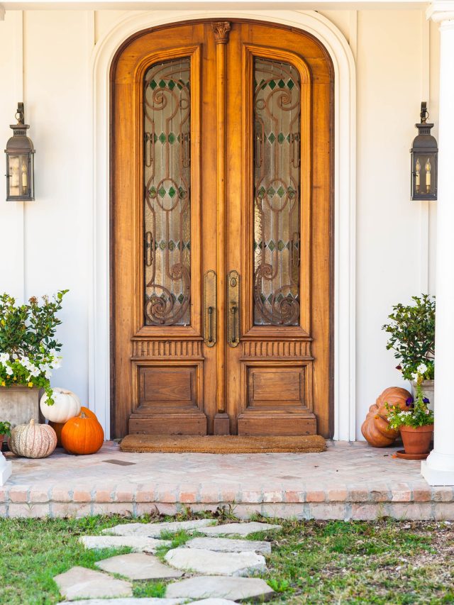 কোটিপতিরা বাড়ির প্রবেশদ্বারে লাগান এই ছোট্ট জিনিস, স্রোতের মতো টাকা আসে