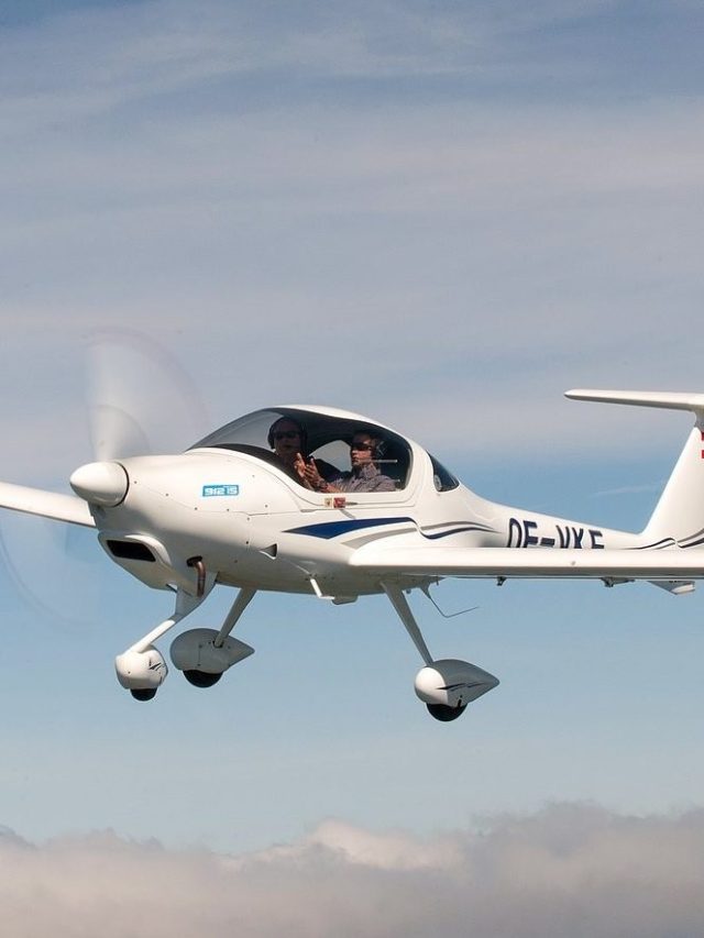 বিমানের রঙ সব সময় সাদা হয় কেন? অনেকেই জানে না