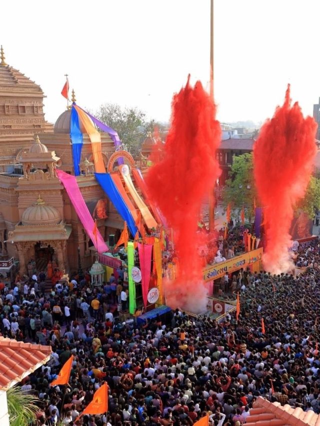 सारंगपुर के हनुमान मंदिर में कलर ब्लास्ट, 5000 किलो रंगों से खेली होली