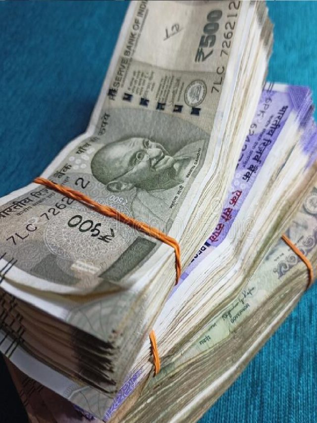 इंदौर कलेक्टर ऑफिस के अकाउंटेंट की हेराफेरी, पत्नी के बैंक खाते में भेजे एक करोड़ रुपये