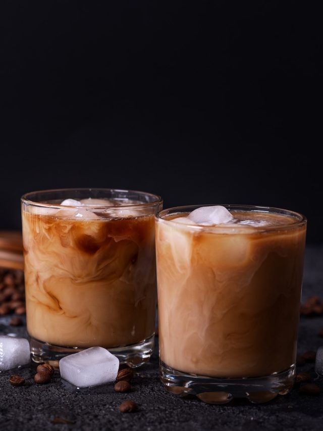 গরমে থাকুন 'কুল', বাড়িতেই বানান চকোলেট কোল্ড কফি