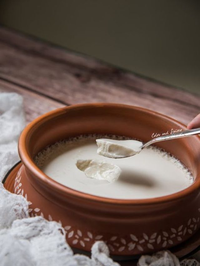 স্ট্রেস কমায়-এনার্জিও ভরপুর, এক ভাঁড় দইয়ের গুণ জানেন?