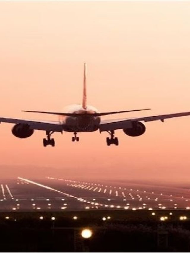 इंडिगो फ्लाइट में यात्री कर रहा था ऐसा काम, क्रू मेंबर्स की नजर न पड़ती हो तो जाता हादसा