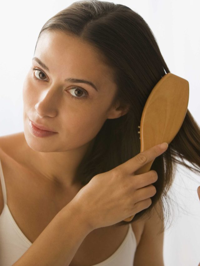 কাজলের চেয়েও কালো হবে চুল, রোজের খাবারে রাখুন 'এই' শাক