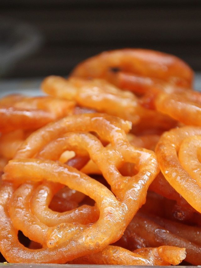 জিলিপির আড়াই প্যাঁচ এভাবে করুন পারফেক্ট