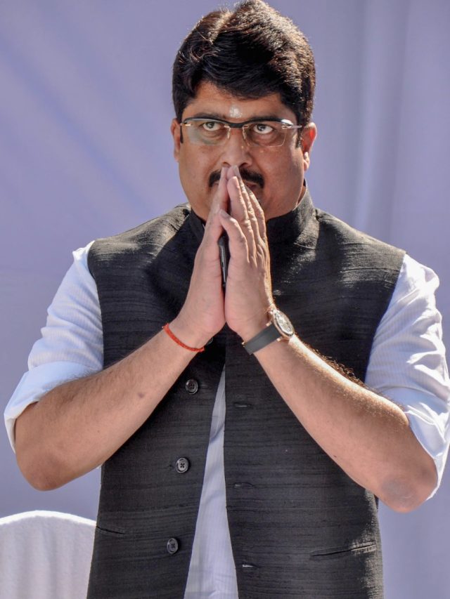 शादी के 28 साल बाद राजा भैया ले रहे तलाक... जानिए पत्नी भानवी सिंह के बारे में