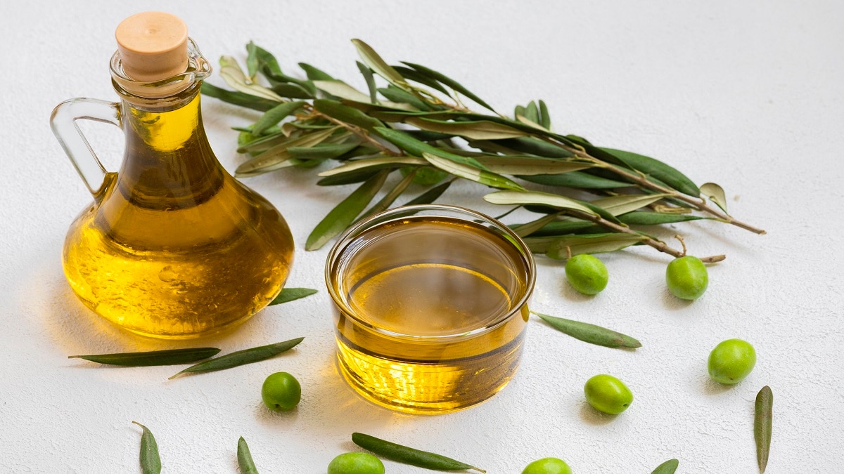 बाजार से क्यों खरीदना Olive Oil, घर में इस तरह निकालें जैतून का तेल
