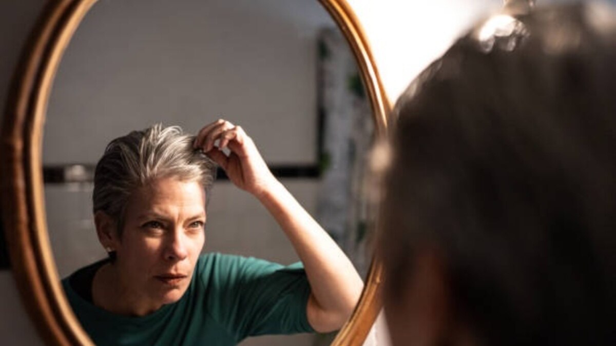 शरीर में इस विटामिन की कमी बालों को कर देती है समय से पहले ही सफेद