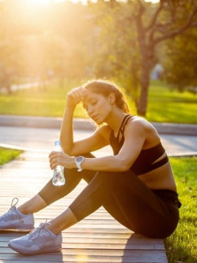 गर्मियों में ना करें इन चीजों को खाने की गलती, सूख जाएगा शरीर का सारा पानी