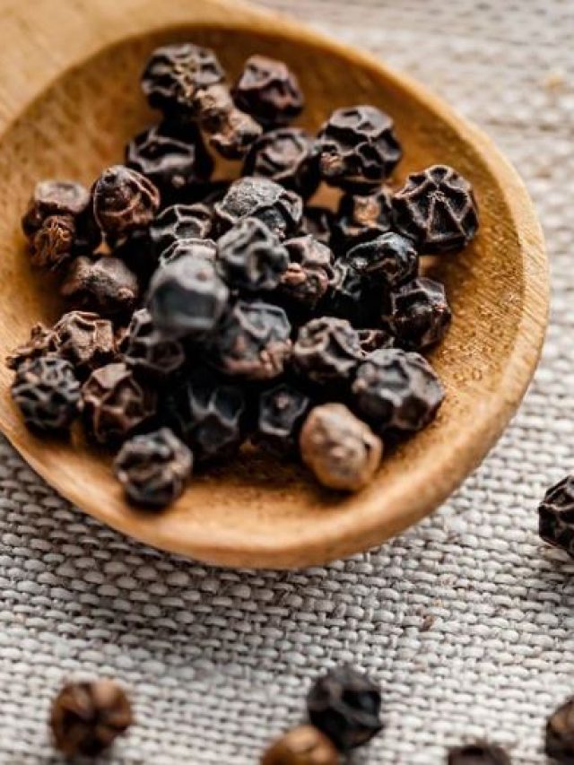 গোলমরিচে চমকাবে ভাগ্য, শিখে নিন এই ট্রিক