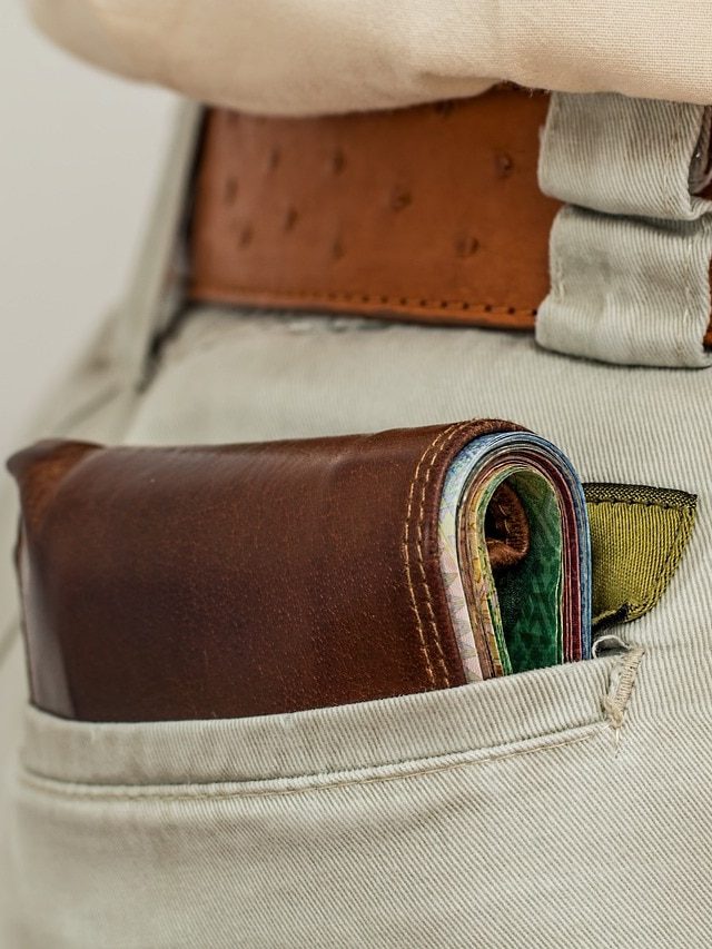 এই ৪ জিনিস কখনও রাখবেন না পার্সে, লক্ষ্মী হবেন উধাও