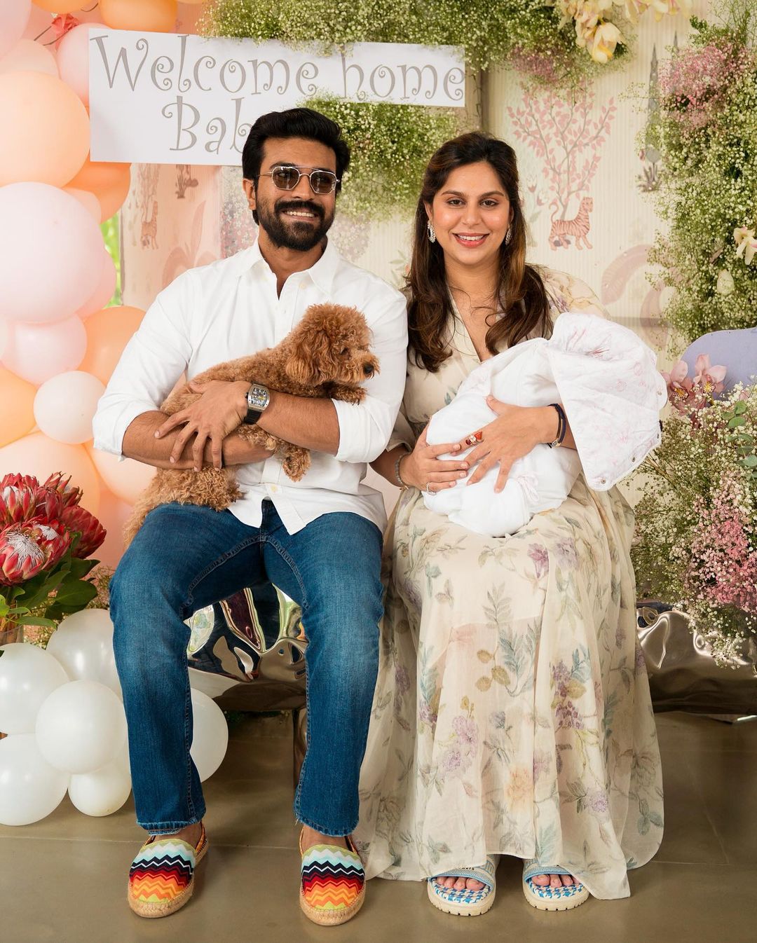 नन्ही परी का घर पर हुआ ग्रैंड वेलकम, शादी के 11 साल बाद पेरेंट्स बने  राम-उपासना - Ram charan upasana kamineni blessed with baby girl gets grand  welcome at home shares photo