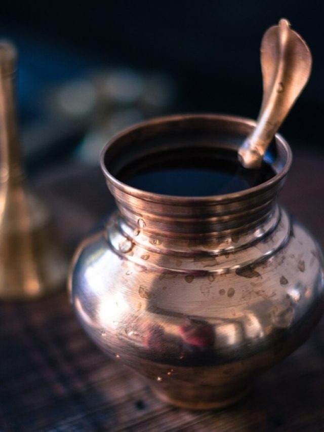 তামা- পিতলের পাত্রের কালো দাগ ওঠাবেন কীভাবে?  