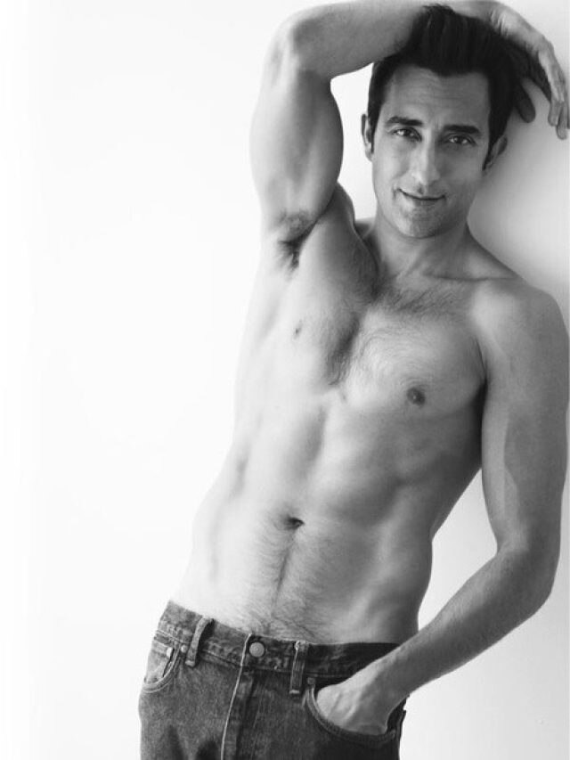 50 की उम्र में भी कुंवारा एक्टर, पिता बने वजह? न्यूड फोटोज से मचाया था तहलका