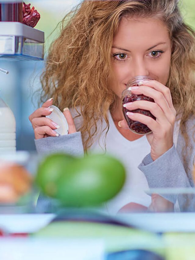 সাবধান হোন আজই, ভুলেও এই খাবারগুলি ফ্রিজে রাখবেন না