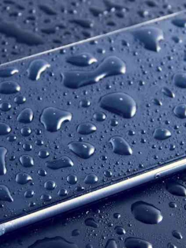 বৃষ্টিতে মোবাইল ফোন ভিজে গেলে কী করবেন?