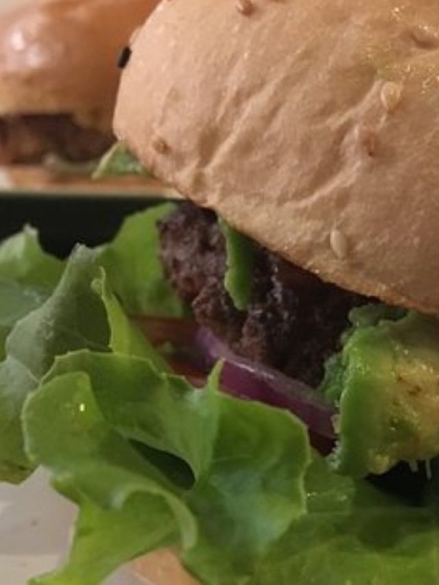 বাঁধাকপি ও লেটুস শাক গোলাচ্ছেন? পার্থক্য রইল