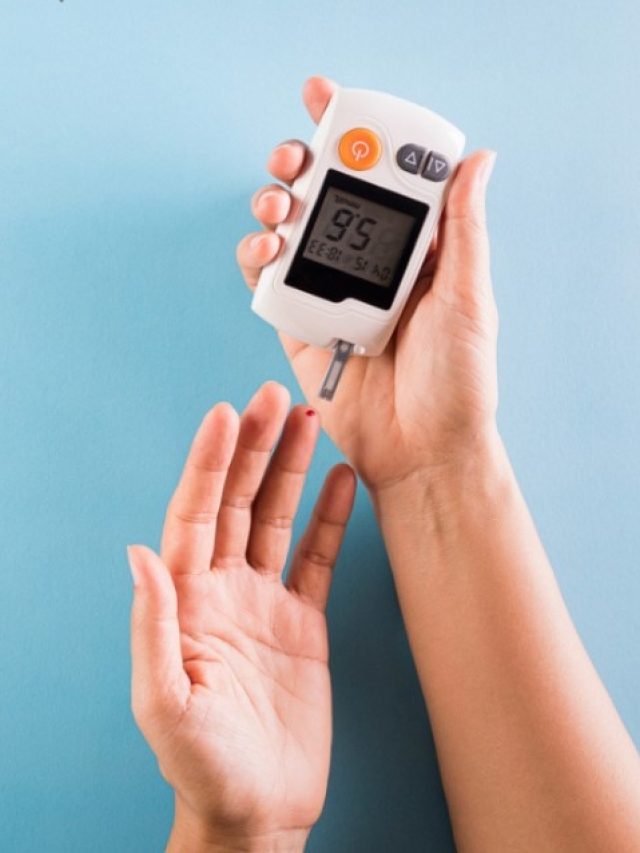 এই ৫ পাতা চিবিয়ে খেলে সুগার কমবে হু হু করে