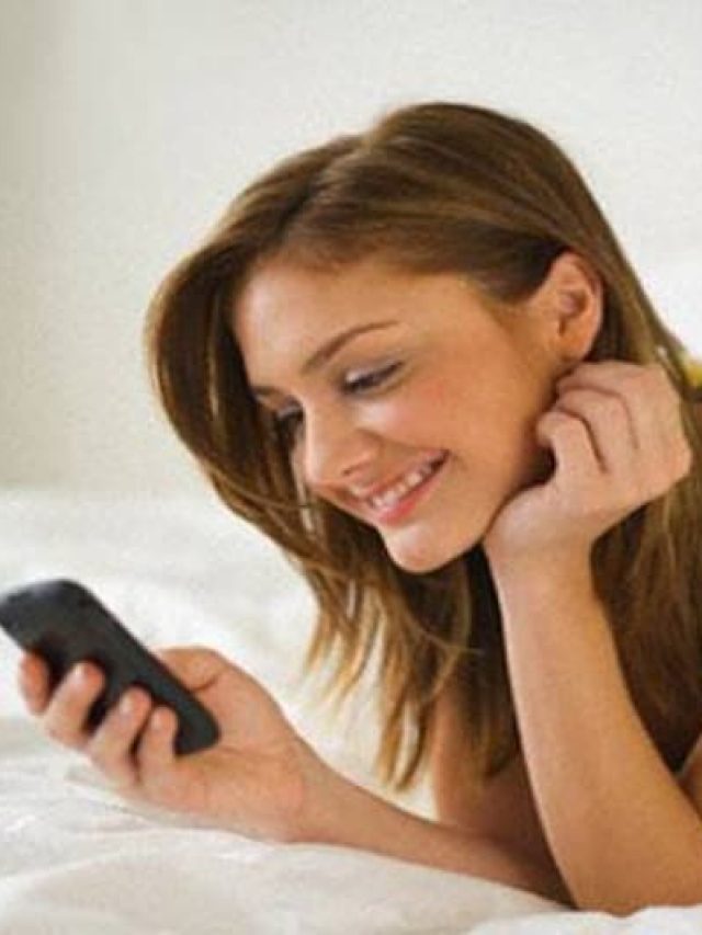 পার্টনারকে কাছে না পেলে মেয়েরা কী কী করেন?