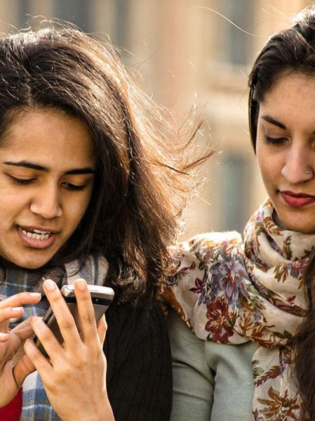 মেয়েরা গোপনে মোবাইলে যা যা দেখে