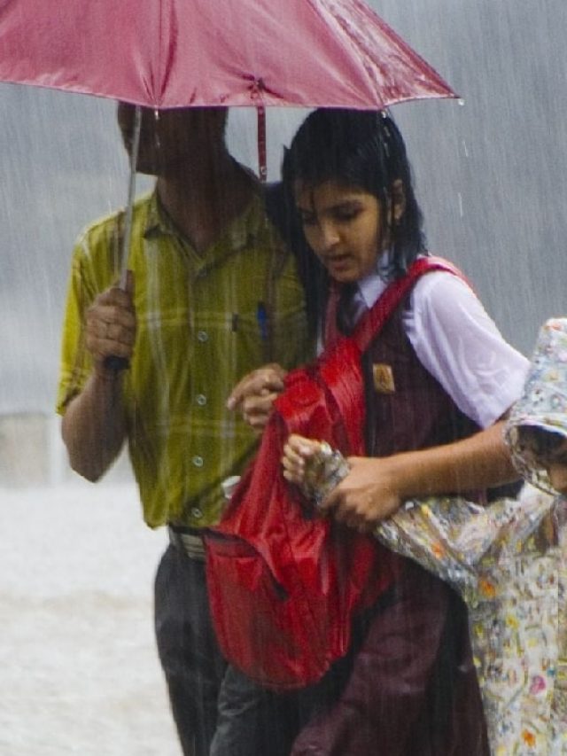 বর্ষায় বাড়ছে রোগের প্রকোপ, কীভাবে প্রতিকার?
