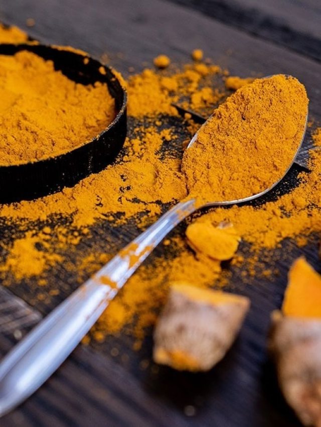 রক্তাল্পতা ও ক্যান্সার দূর করে হলুদ, আরও কী কী গুণ?