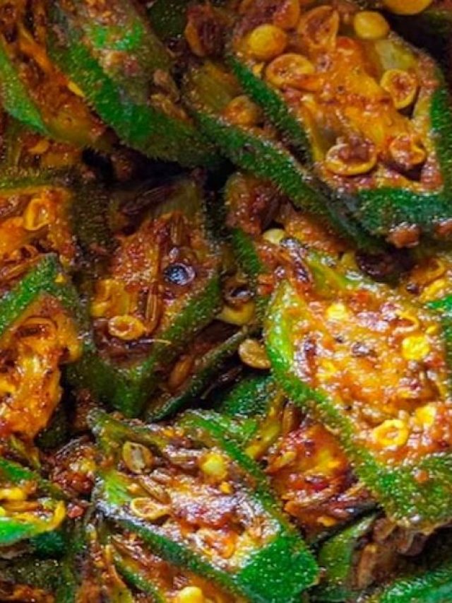 বিনা তেলে কুরকুরে ঢ্যাড়স ভাজা, শুধু এউ পাউডার মাখিয়ে নিন